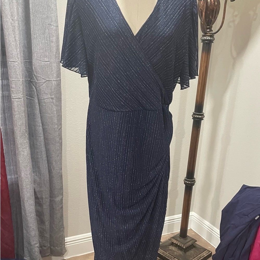 Chic Navy Blue Midi Dress with Flutter Sleeves